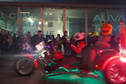 Desfile de antorchas en la 42ª edición de Pingüinos