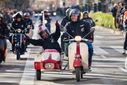 Desfile de Banderas por el centro de Valladolid