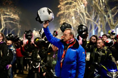 Minuto de silencio tras el Desfile de Antorchas por el centro de Valladolid