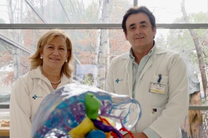 La hepatóloga Gloria Sánchez y el cirujano David Pacheco participaron en el primer trasplante.