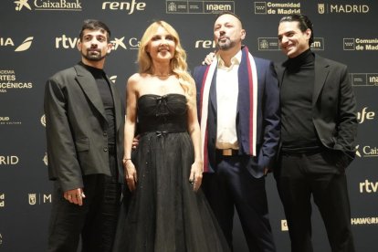 El equipo de 'Pandataria' en la gala de la Academia de las Artes Escénicas de España