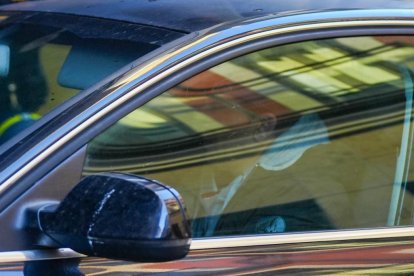 Entrada de Óscar S. a los juzgados en coche