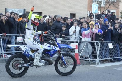 Actuación acrobática de Marco Carvalho y Freestyle Motocross Rider en la tarde del sábado.