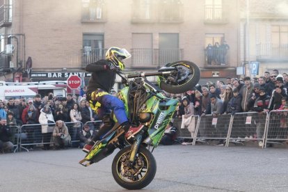 Actuación acrobática de Marco Carvalho y Freestyle Motocross Rider en la tarde del sábado.