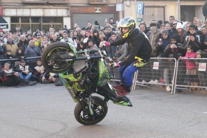 Actuación acrobática de Marco Carvalho y Freestyle Motocross Rider en la tarde del sábado.