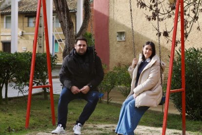 Alicia Martínez y Jorge Barroso, nuevos vecinos empadronados en Gatón.