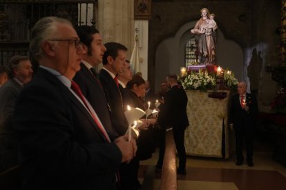 Iglesia de Santiago. Procesión de Las Candelas con la imagen de Nuestra Señora de La Salve.