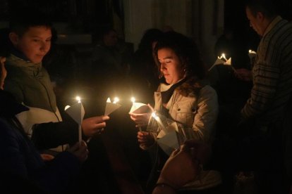 Iglesia de Santiago. Procesión de Las Candelas con la imagen de Nuestra Señora de La Salve.