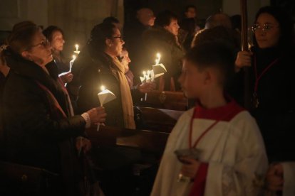 Iglesia de Santiago. Procesión de Las Candelas con la imagen de Nuestra Señora de La Salve.