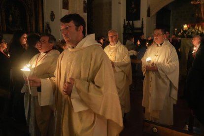 Iglesia de Santiago. Procesión de Las Candelas con la imagen de Nuestra Señora de La Salve.