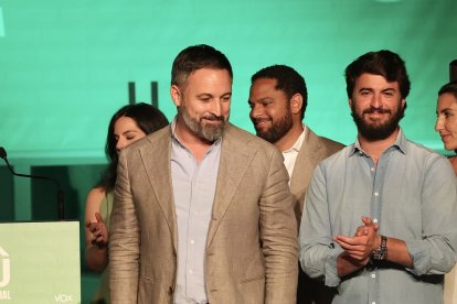 Santiago Abascal y Juan García Gallardo en la noche electoral de las generales de 2023