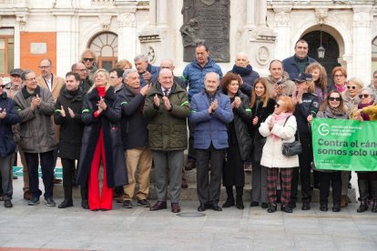 Grupo de voluntarios de la asociación AECC.