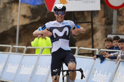 Iván Romeo en su primera victoria en el campo profesional.