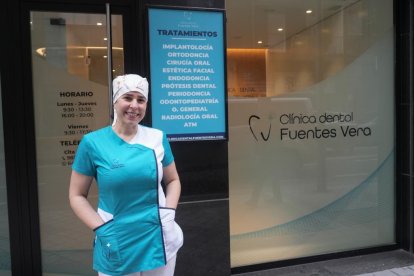 Leticia Fuentes Vera, dueña de la clínica dental Fuentes Vera, en el número 7 de la calle Nicolás Salmerón