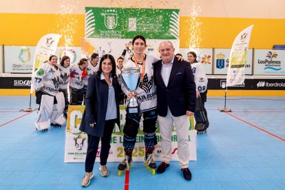 CPLV Panteras, con la copa de campeón.