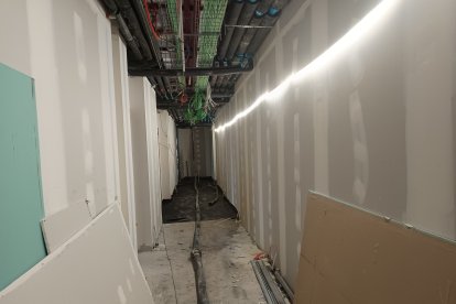Obras en uno de los pasillos.