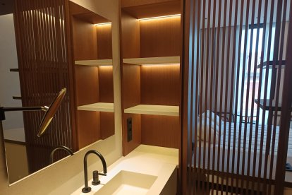 Detalle del baño de la habitación piloto del hotel.