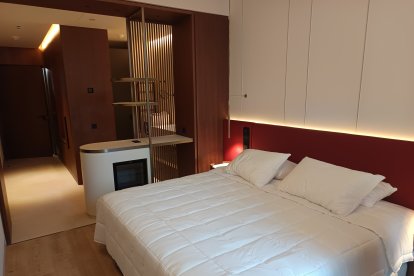 Detalle del baño de la habitación piloto del hotel.