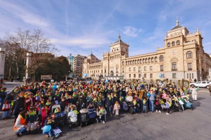 Saludo de los participantes de la primera edición de la Fiesta de las Familias