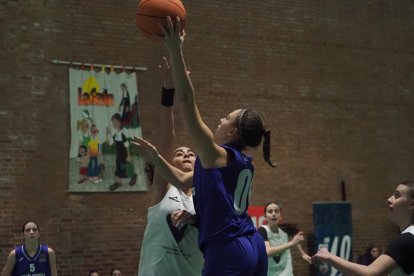 Imagen del duelo jugado entre Julián Marías y Jesús y María.