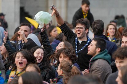 Concentración de scouts en plaza Mayor