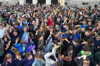 Concentración de scouts en plaza Mayor