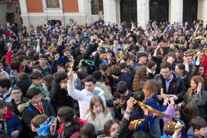 Concentración de scouts en plaza Mayor