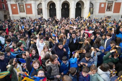 Concentración de scouts en plaza Mayor
