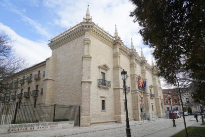 Fachada del Palacio de Santa Cruz sin andamios
