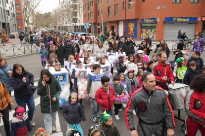 Desfile desde la plaza Juan Pablo II