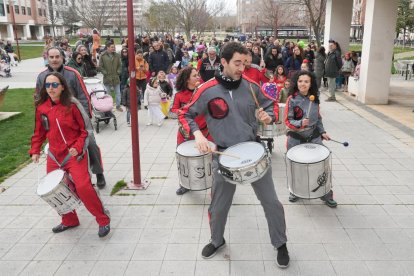 Desfile desde la plaza Juan Pablo II
