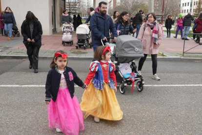 Desfile desde la plaza Juan Pablo II