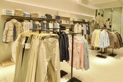 Tienda de Álvaro Moreno en Vallsur