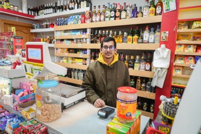 Ahmed Ahmed, trabajador de la tienda de alimentación Fortune, en el número 43.