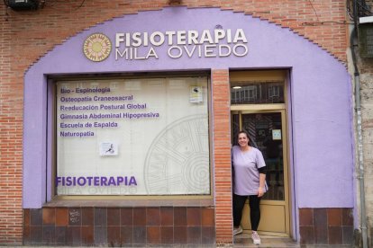Mila Oviedo, dueña de Fisioterapia Mila Oviedo, en el número 10.