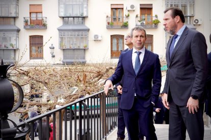 Óscar Puente con Julio Millán, alcalde de Jaén