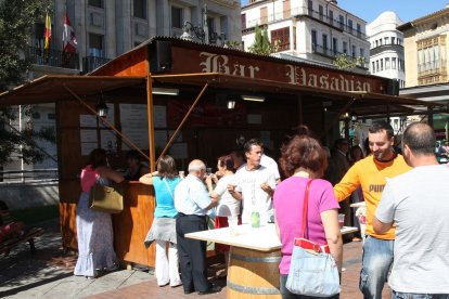Casetas de la feria de día en la plaza de España en 2008
