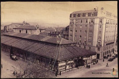 Imagen del antiguo mercado del Campillo en lo que hoy es la Plaza de España
