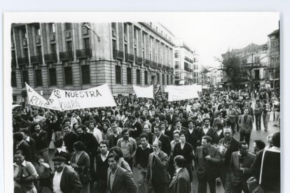 Manifestación en la plaza de España en los años 70
