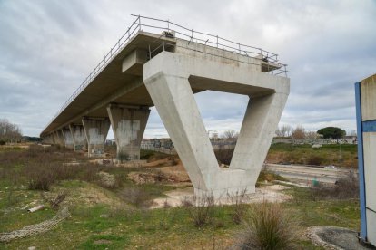 Viaducto de los Tramposos, junto a la VA-30, último tramo pendiente de ejecutar para concluir la variante de mercancías de Valladolid