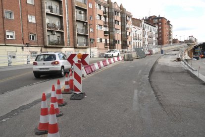 Obras en el paso elevado del Paseo Arco Ladrillo de Valladolid