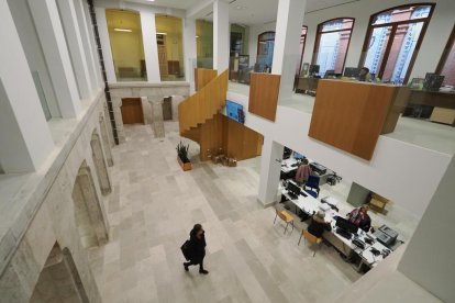 Nuevas oficinas de atención al ciudadano del Ayuntamiento de Valladolid tras la reforma.