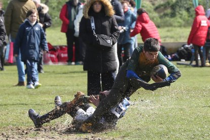 Una imagen de uno de los partidos del Torneo Internacional de Escuelas de Rugby.