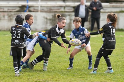 Una imagen de uno de los partidos del Torneo Internacional de Escuelas.