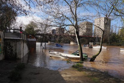 Los pasillos inferiores del Pisuerga, totalmente anegados.
