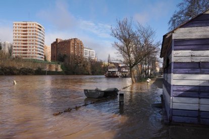 Los pasillos inferiores del Pisuerga, totalmente anegados.