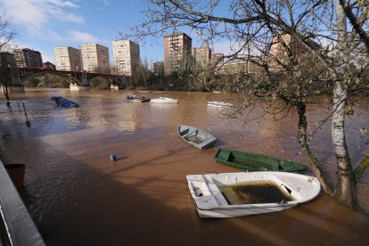Los pasillos inferiores del Pisuerga, totalmente anegados.