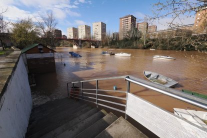 Los pasillos inferiores del Pisuerga, totalmente anegados.