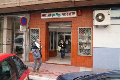 Escaparate de Mercería Ana Mary en la calle Gallo.