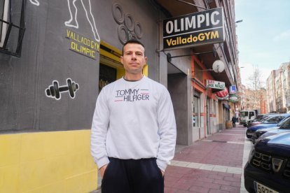 Jesús Celestino, dueño del gimnasio ValldoGYM, en el número 16.